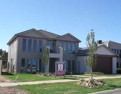 LUXURY LAKESIDE LIVING Picture LUXURY LAKESIDE LIVING Picture