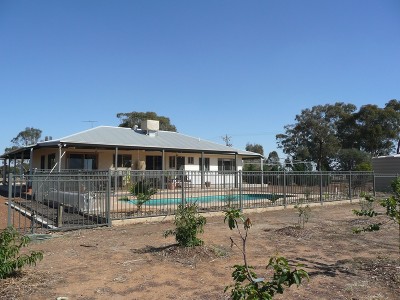 LIVE THE RURAL DREAM Picture