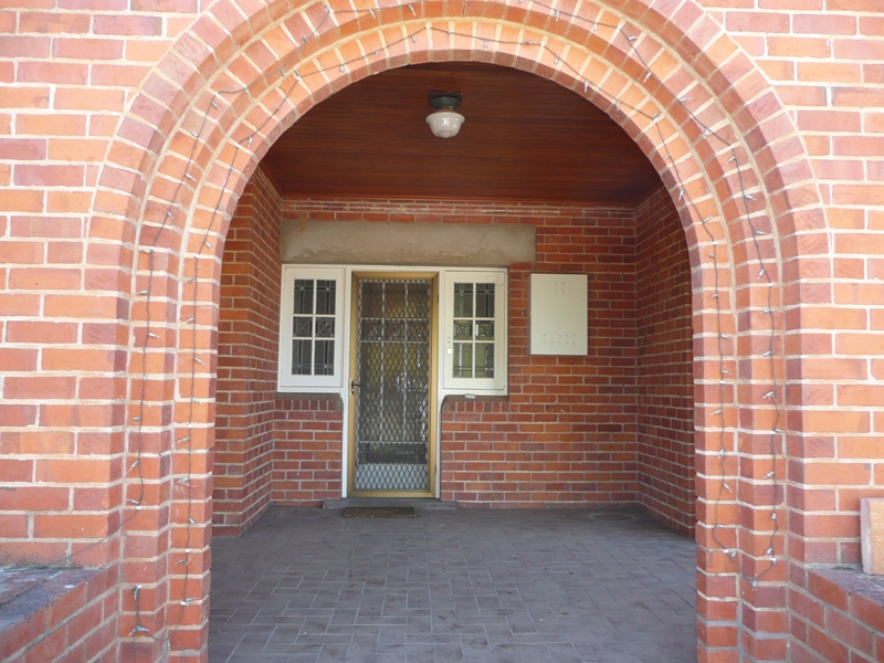 SUBSTANTIAL LANDMARK PROPERTY Picture 2