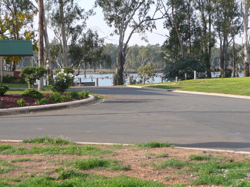 BUNDALONG BLOCK WITH WATER VIEWS Picture 2