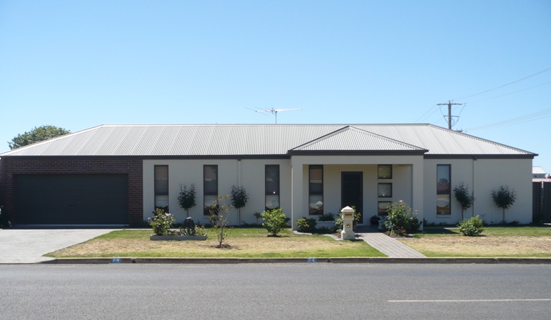 WARM WELCOME Picture 2