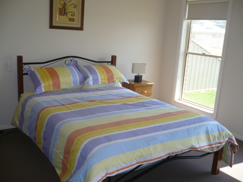 3 BEDROOM HOME Picture 2