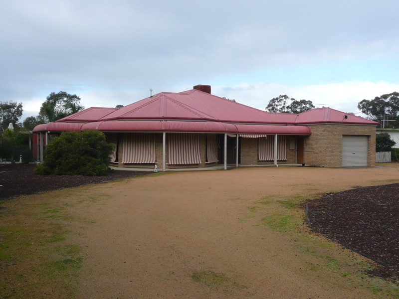 REVEL IN GRANDEUR & SPACE Picture 2