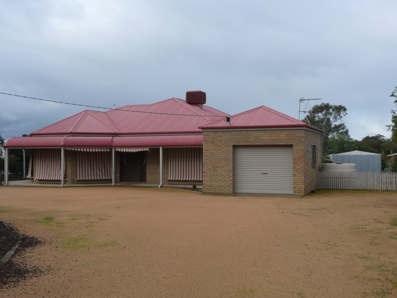 REVEL IN GRANDEUR & SPACE Picture 1