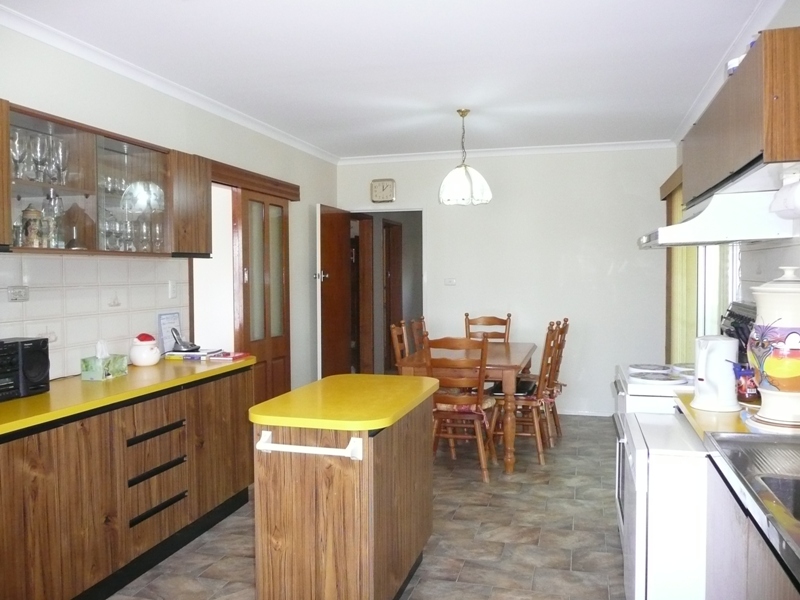 READY FOR A SURPRISE? THEN STEP INSIDE Picture 2