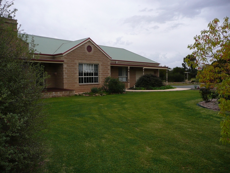 LIFESTYLE, CHARACTER & ELEGANCE IN EXCLUSIVE POSITION Picture 3