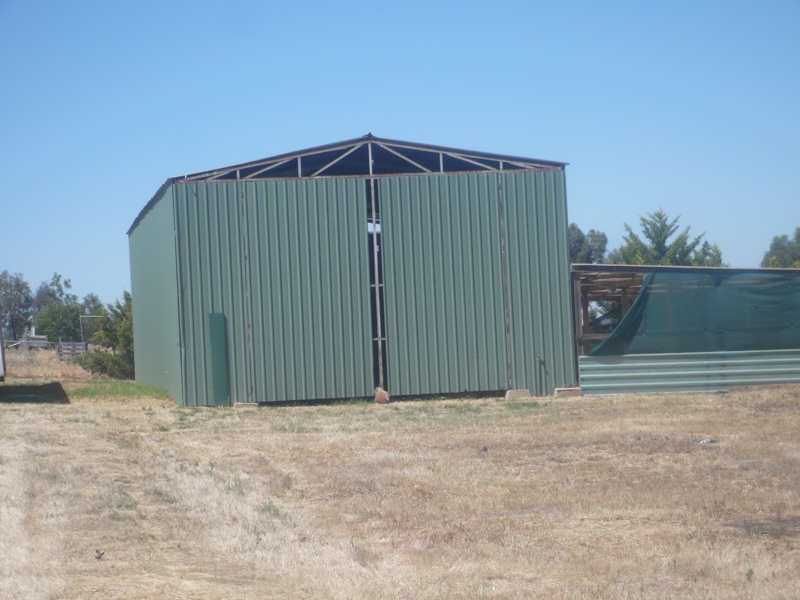 LARGE BLOCK WITH SHED Picture 2