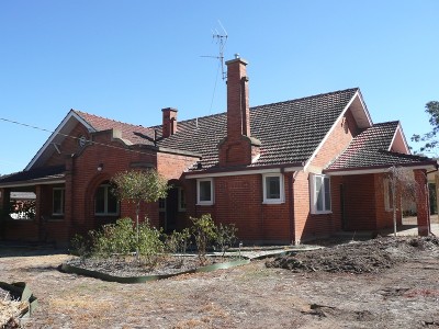 SUBSTANTIAL LANDMARK PROPERTY Picture SUBSTANTIAL LANDMARK PROPERTY Picture