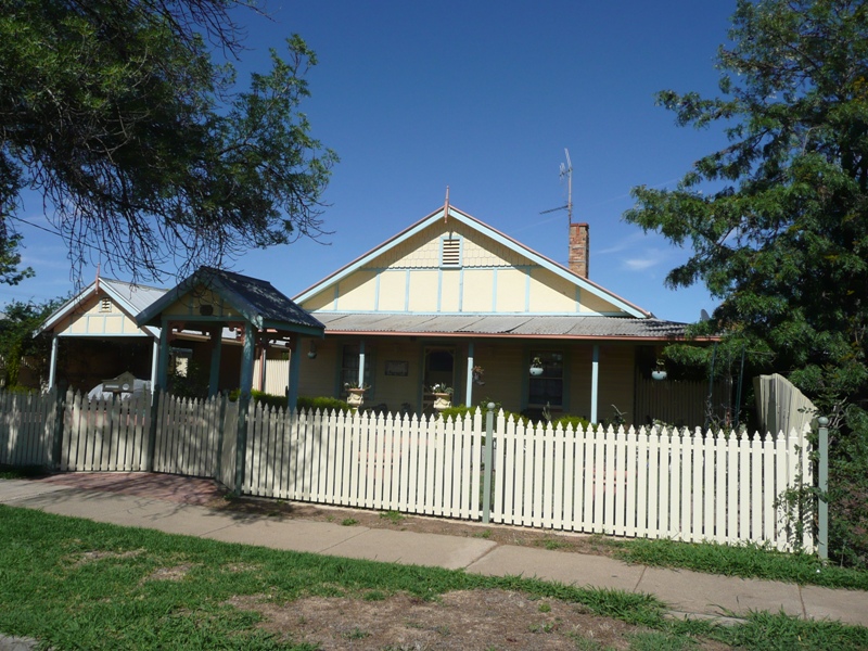 QUINTESSENTIAL CENTRAL APPEAL Picture 2