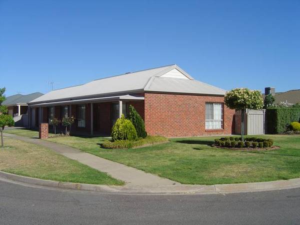 ALL THE PLUSES IN PRIZED POSITION Picture 1