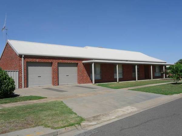 ALL THE PLUSES IN PRIZED POSITION Picture 2