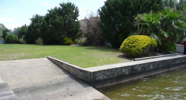 STUNNING ALLOTMENT OFFERING PANORAMIC VIEWS OF LAKE Picture 3