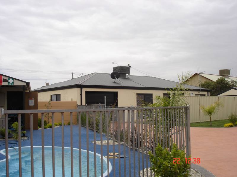 TOWNHOUSE TO TREASURE Picture 2