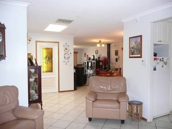 THE BEAUTY OF SPACE, INSIDE & OUT Picture 3