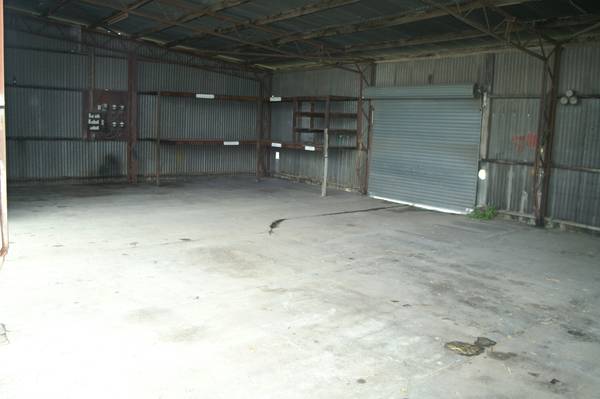 Commercial Premises in Great Location Picture 2