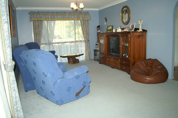 Acreage Life Style Living Picture 2