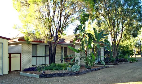 Acreage Life Style Living Picture 1