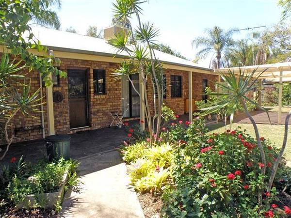 CLASSIC COUNTRY ELEGANCE Picture CLASSIC COUNTRY ELEGANCE Picture