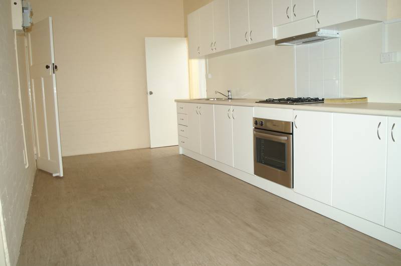 Neat & Tidy Cottage Picture 2