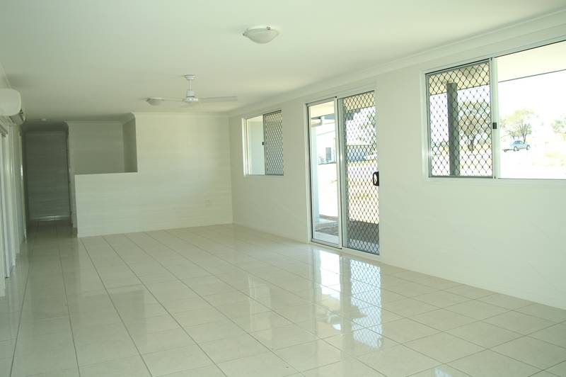 Size, Position & Modern Living Picture 3