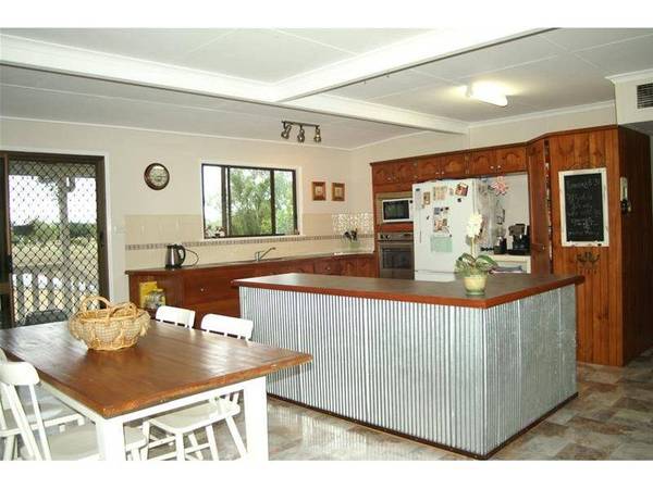 THE GOOD LIFE Picture 3