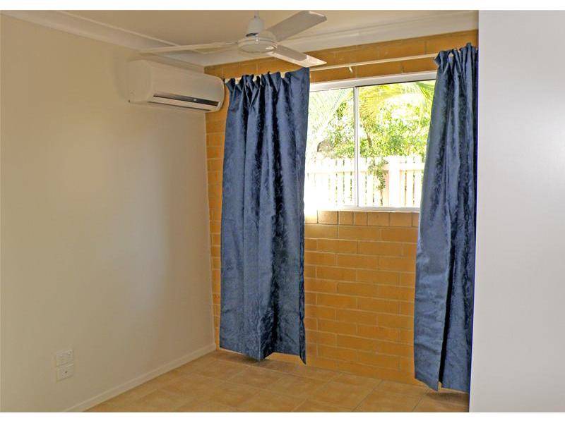 DUPLEX, JUST 12 MONTHS YOUNG Picture 3