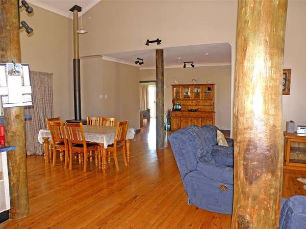 WIDE OPEN SPACES Picture