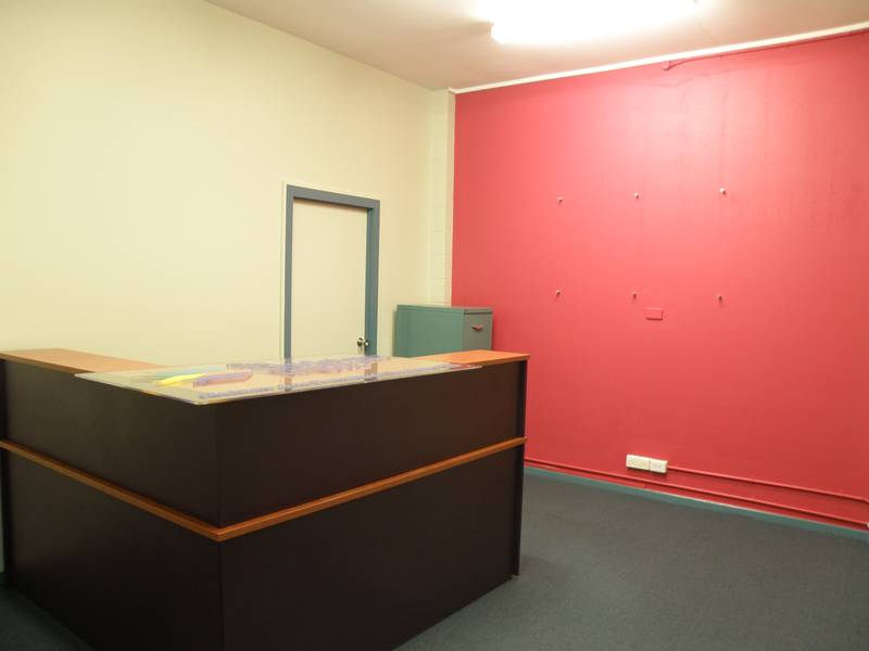 OFFICE SPACE Picture 3