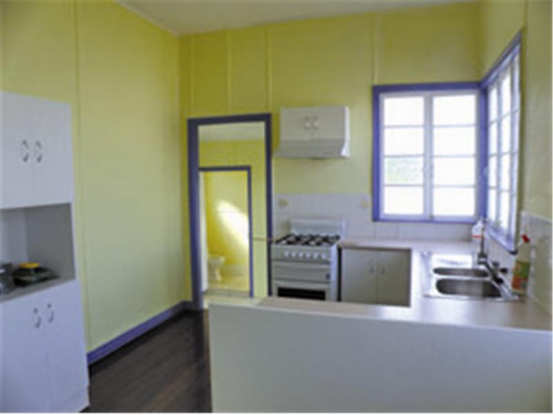 Hop, Skip and a Jump from the town centre Picture 2