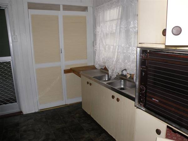 OPPORTUNITY KNOCKS
($14.000 FIRST HOME OWNERS GRANT) Picture