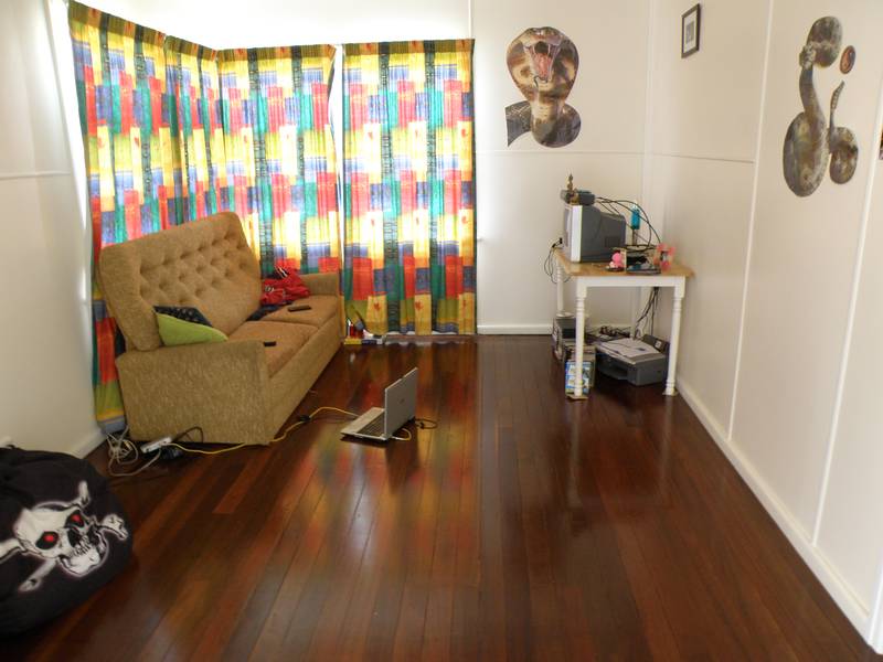 Renovated 2 bedroom unit! Picture 2