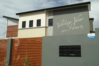 Valley View On Paroz - High Returning Apartment $590/wk Picture