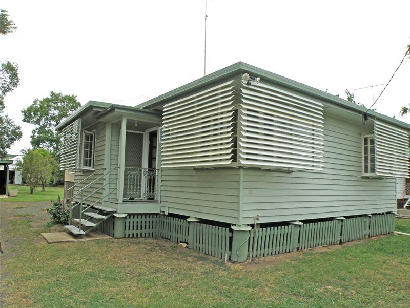 PHONE A FRIEND Picture 1