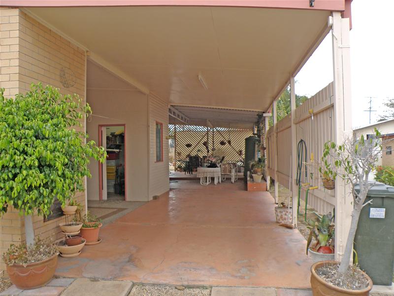 SENTIMENTAL FAVORITE Picture 3