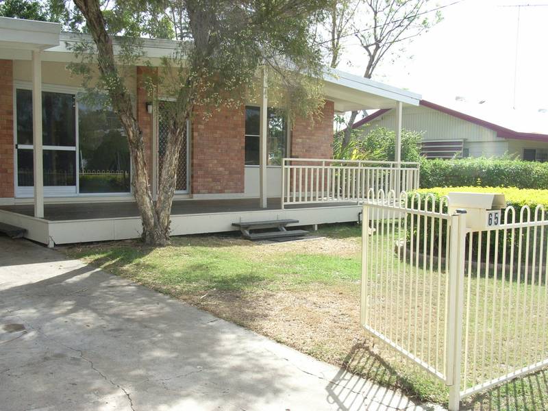 Tidy Home with Large Rumpus Room Picture 1