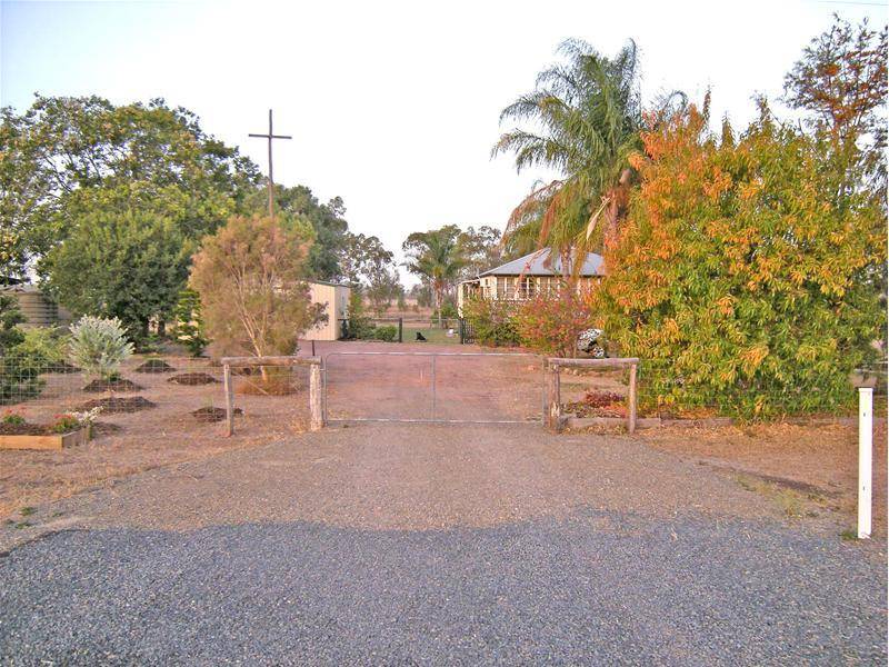 YESTERYEAR CHARM Picture 1