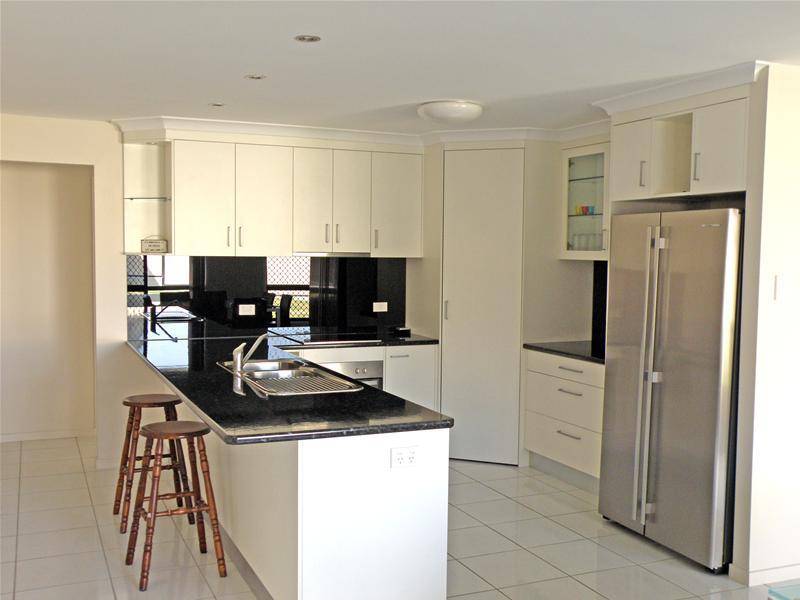PIP THE AUCTIONEERS HAMMER AND BUY THIS STUNNING HOME Picture 2