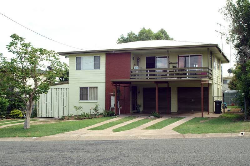 A Very Roomy Family Home Picture 1