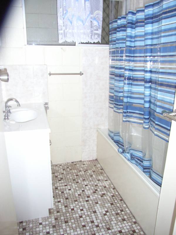 Walk to Town! Picture 3