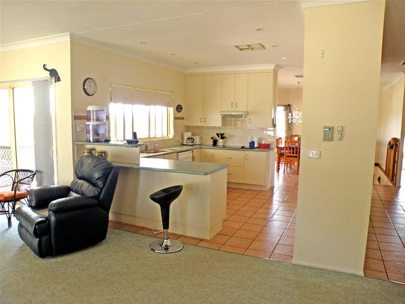 TO THE MANOR BORN Picture 3