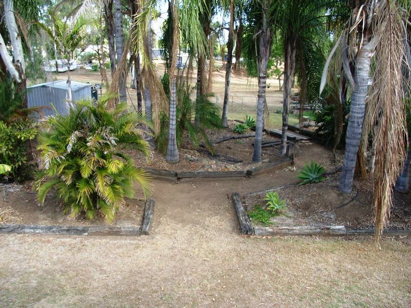 Fully Fenced 3 Bedroom Home Picture 3