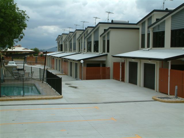 Valley View On Paroz - Prestige Town Houses Picture 3