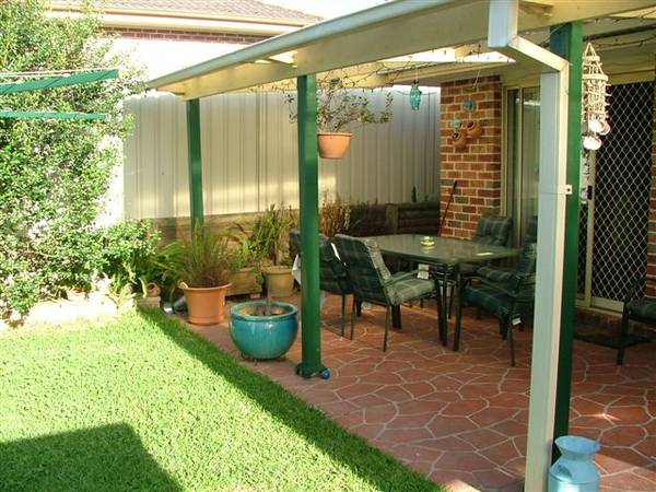 Neat & tidy 3 bedroom duplex Picture 2