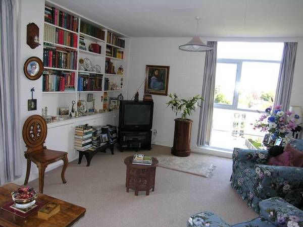 Parkside, Riverside $279,000 Neg Over Picture Parkside, Riverside $279,000 Neg Over Picture