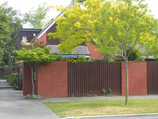 Executive Home with Exceptional Heating Picture