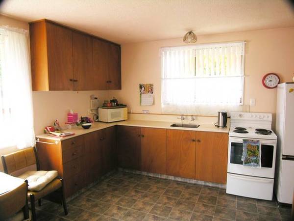 Sunny and Private Picture 2