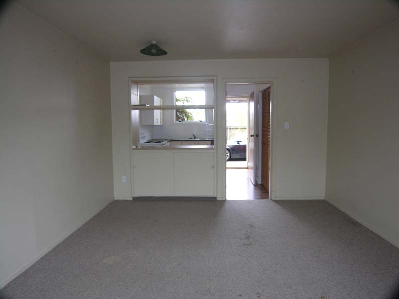**** NO LETTING FEE *** 2 Storey Sunny Townhouse Picture 3