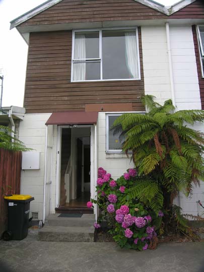 **** NO LETTING FEE *** 2 Storey Sunny Townhouse Picture