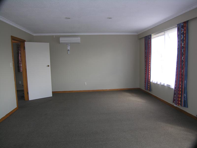 Good Family Home with Security & in Excellent Order Picture 3