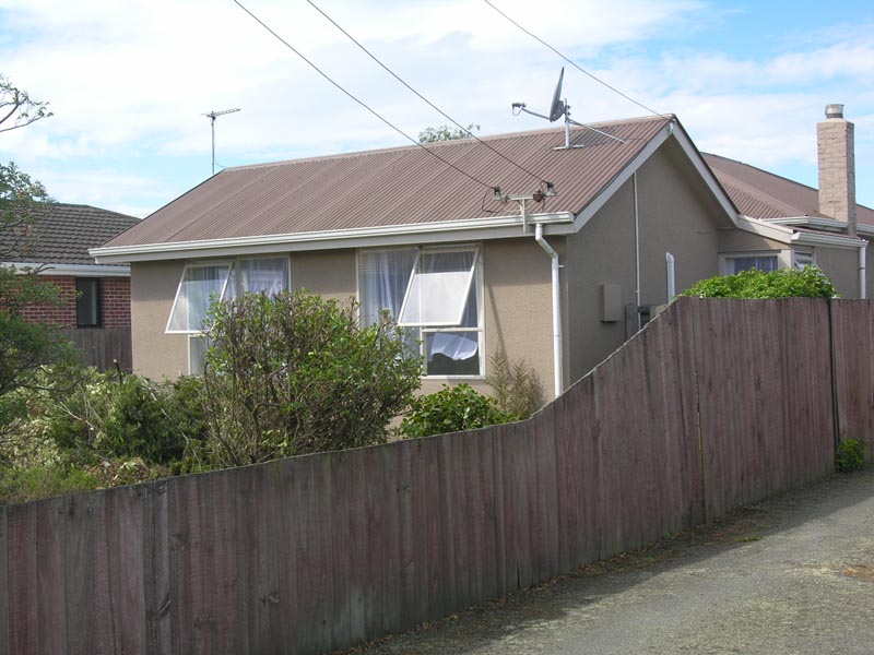 Good Family Home with Security & in Excellent Order Picture 2